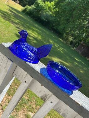 Cobalt Blue Glass Hen-on-Nest Decorative Dish - Vibrant Blue Accent